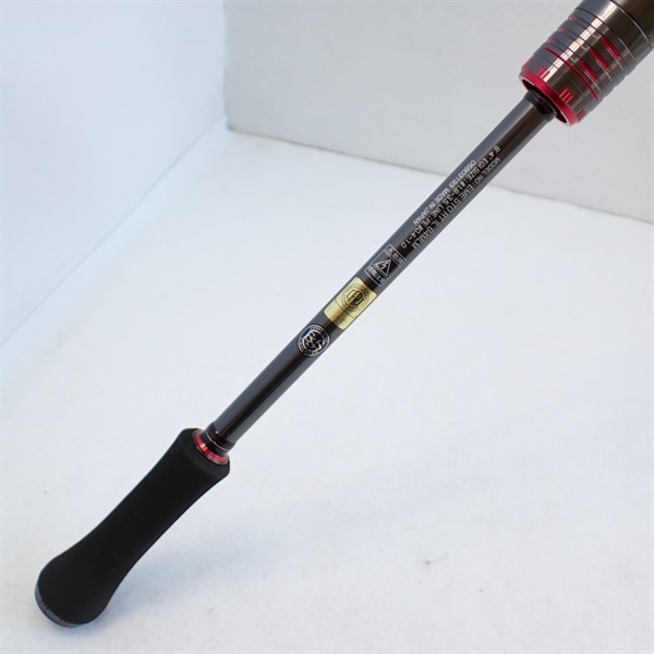 ２４エメラルダスストイストＲＴ ＩＬ８４ＭＬＭ